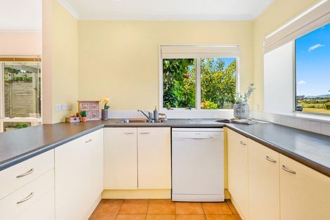 Photo of property in 11 Avion Terrace, Raumati Beach, Paraparaumu, 5032