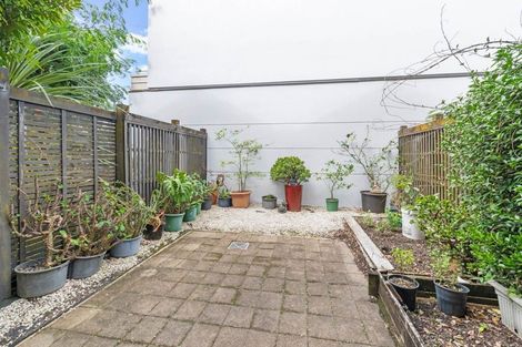 Photo of property in 25 Kirikiri Lane, East Tamaki, Auckland, 2013