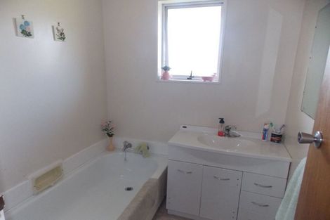 Photo of property in 122 Benmore Avenue, Cloverlea, Palmerston North, 4412