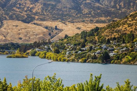 Photo of property in 37 Larch Hill Place, Queenstown, 9300