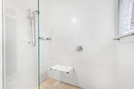 Photo of property in 10 Gemini Place, Kawaha Point, Rotorua, 3010