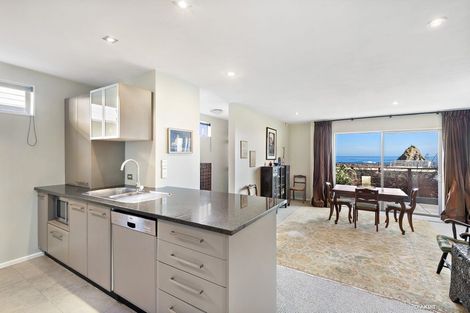 Photo of property in 394 The Esplanade, Island Bay, Wellington, 6023