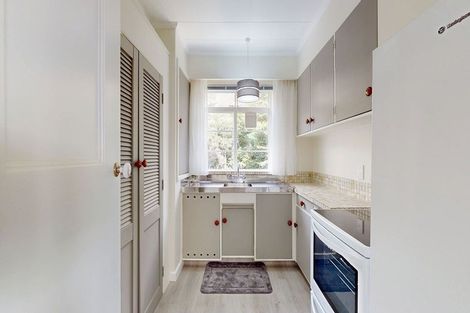 Photo of property in Wharenui Apartments, 274 Oriental Parade, Oriental Bay, Wellington, 6011