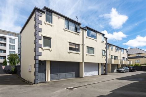 Photo of property in 2/211 Worcester Street, Christchurch Central, Christchurch, 8011