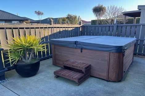 Photo of property in 12 Masham Road, Broomfield, Christchurch, 8042