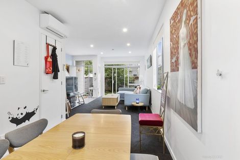 Photo of property in 8/59 The Parade, Island Bay, Wellington, 6023