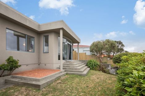Photo of property in 5 Clifford Road, Johnsonville, Wellington, 6037
