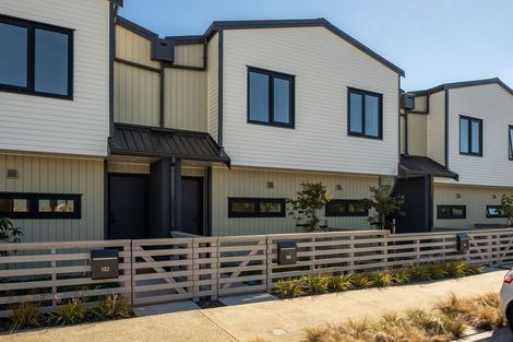 Photo of property in 102 Te Puketoka Lane, Mangere, Auckland, 2022