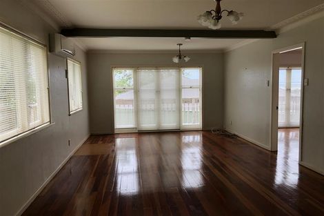 Photo of property in 13 Fairlea Road, Te Atatu South, Auckland, 0610