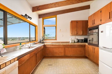 Photo of property in 42 Spence Road, Henderson, Auckland, 0612