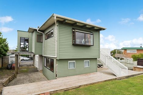 Photo of property in 42 Spence Road, Henderson, Auckland, 0612
