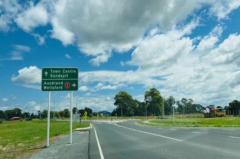 Photo of property in 1 Awanui Crescent, Matakana, 0985