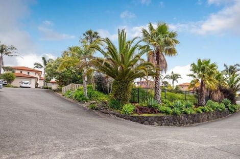 Photo of property in 8/126 Whangaparaoa Road, Red Beach, 0932