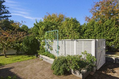 Photo of property in 1 Maple Lane, Waikanae, 5036