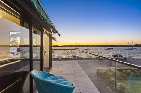 Photo of property in 14 The Parade, Bucklands Beach, Auckland, 2012