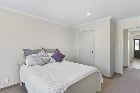 Photo of property in 2 Quadrant Heights, Paraparaumu, 5032