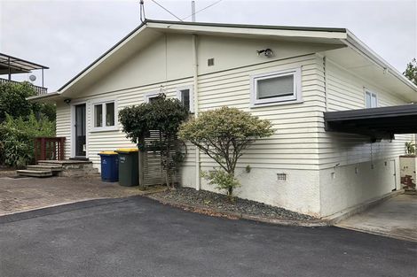 Photo of property in 13 Fairlea Road, Te Atatu South, Auckland, 0610