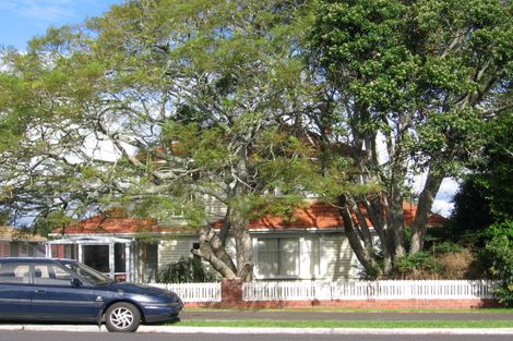 Photo of property in 24 Gloria Avenue, Te Atatu Peninsula, Auckland, 0610