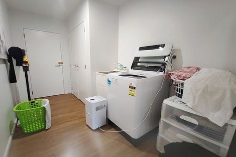 Photo of property in 3 Queen Natalie Place, Massey, Auckland, 0614