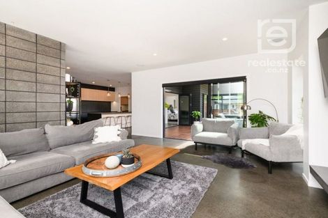 Photo of property in 35 Freedom Drive, Kelvin Grove, Palmerston North, 4414