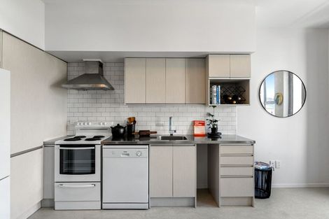 Photo of property in 33 Karo Drive, Te Aro, Wellington, 6011