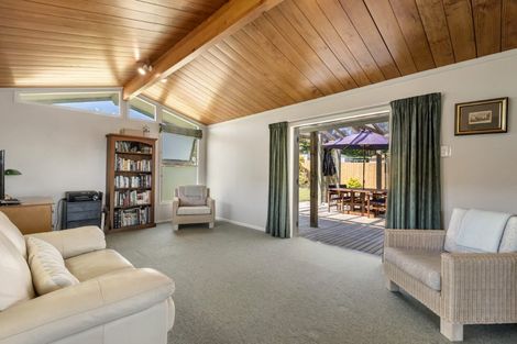 Photo of property in 27 Valley View Road, Glenfield, Auckland, 0629