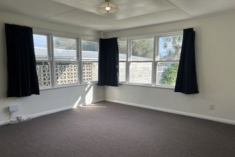 Photo of property in 17 Bristol Crescent, Roslyn, Palmerston North, 4414