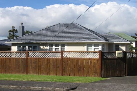 Photo of property in 61 Totara Road, Te Atatu Peninsula, Auckland, 0610