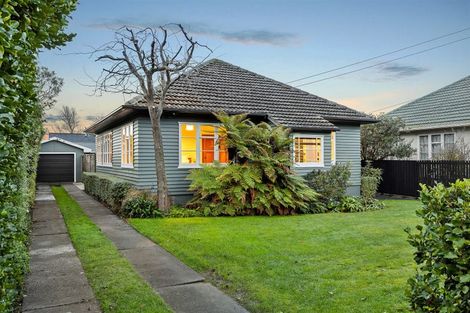 Photo of property in 257 Centaurus Road, Saint Martins, Christchurch, 8022