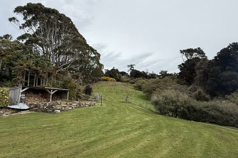 Photo of property in 112 Waikawa Curio Bay Road, Waikawa, Tokanui, 9884