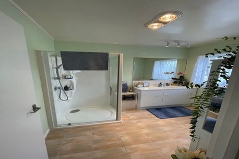 Photo of property in 43 Te Atatu Road, Te Atatu South, Auckland, 0610