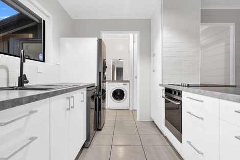 Photo of property in 5 Glenbrook Road, Karaka, Papakura, 2580