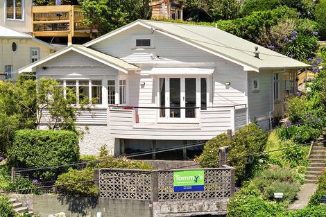 Photo of property in 27 Connaught Terrace, Brooklyn, Wellington, 6021