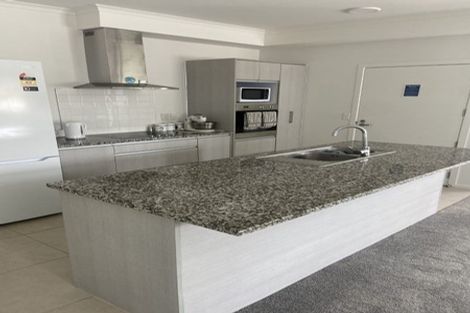 Photo of property in 1/11 Carlos Drive, Flat Bush, Auckland, 2016