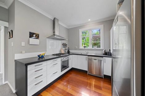 Photo of property in 3 Whites Line West, Woburn, Lower Hutt, 5010