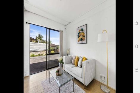 Photo of property in 1/14a Kurnell Drive, Botany Downs, Auckland, 2010
