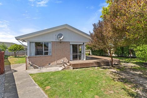 Photo of property in 2 Magenta Place, Broomfield, Christchurch, 8042