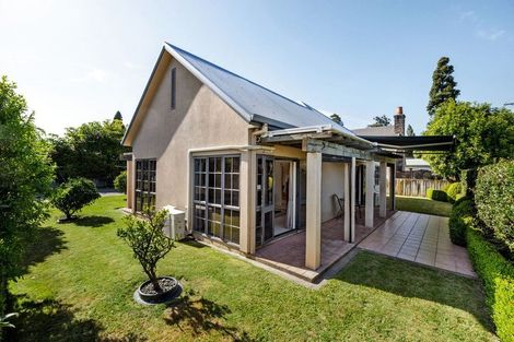 Photo of property in 37 Princes Street, Cambridge, 3434