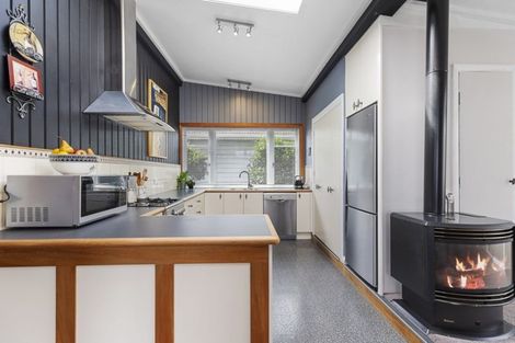 Photo of property in 27 Braithwaite Street, Karori, Wellington, 6012