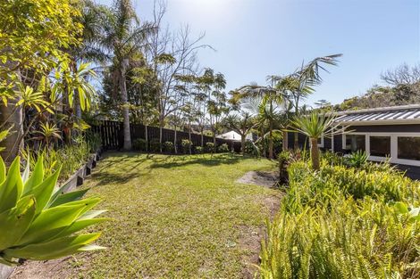 Photo of property in 9 Berne Place, Birkenhead, Auckland, 0626