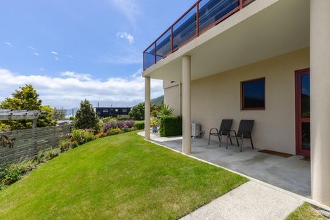 Photo of property in 14 Moana View Road, Waikawa, Picton, 7220