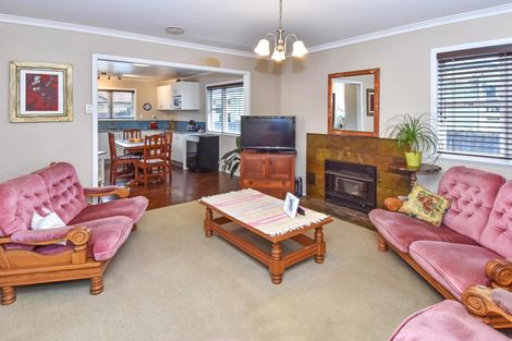 Photo of property in 8 Paterson Avenue, Pukekohe, 2120