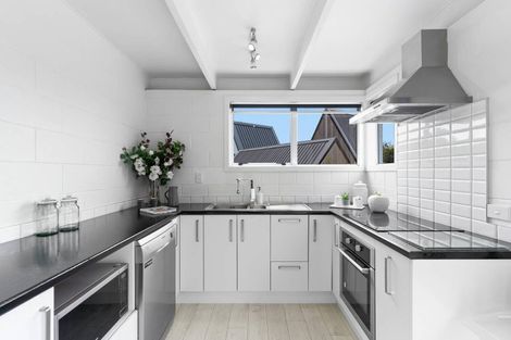 Photo of property in 3/20 Selwyn Road, Cockle Bay, Auckland, 2014