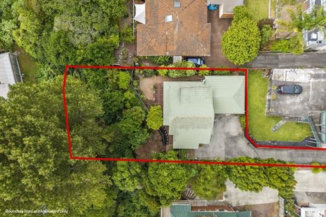 Photo of property in 2/52 Uxbridge Road, Mellons Bay, Auckland, 2014