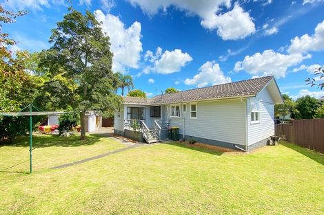 Photo of property in 13 Burlington Place, Manurewa, Auckland, 2102