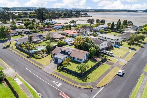 Photo of property in 120 Racecourse Road, Waiuku, 2123