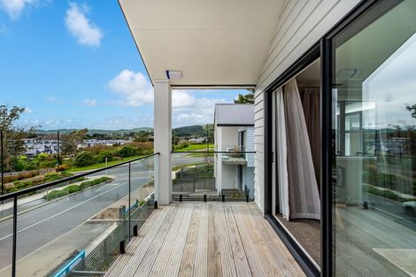 Photo of property in 5 Koreke Close, Kenepuru, Porirua, 5022