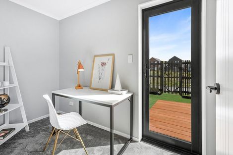 Photo of property in 20 Heketara Way, Massey, Auckland, 0614