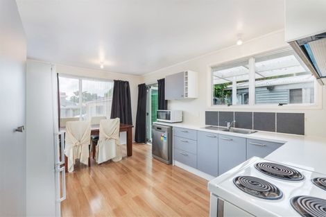 Photo of property in 16 Kellett Road, Ranui, Auckland, 0612