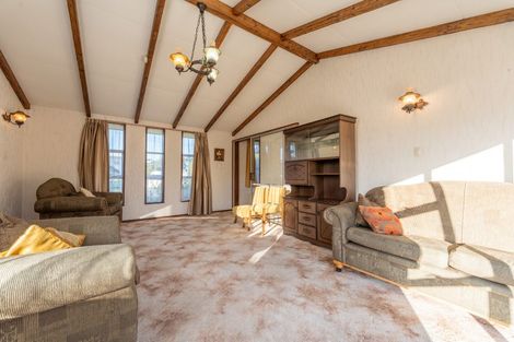 Photo of property in 2 Oxford Street, Holmes Hill, Oamaru, 9401